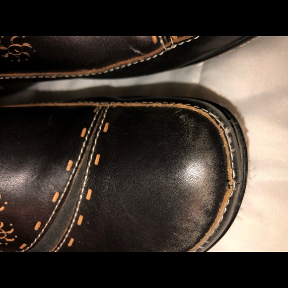Clogs - Picture 2 of 4